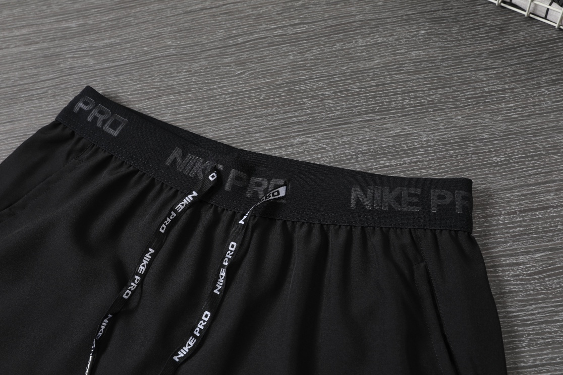 Nike AeroFlex Lightweight Training Shorts